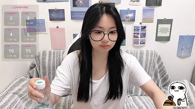 Snapshot of LiLiYbaby chatting on 05-29-26, 06:52 LiLiYbaby online show from 05-29-26, 06:52
