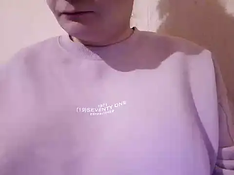 Snapshot of AalinnaK chatting on 12-15-24, 03:20 AalinnaK online show from 12-15-24, 03:20