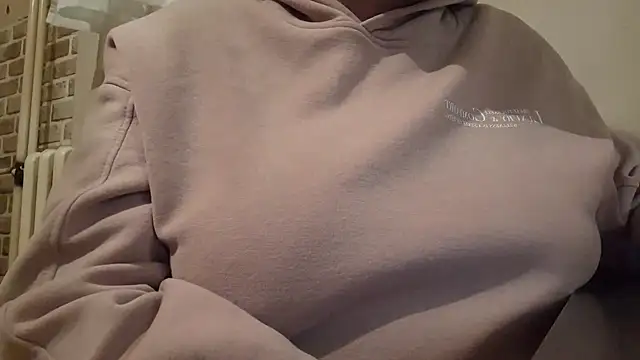 Snapshot of AalinnaK chatting on 02-24-25, 08:47 AalinnaK online show from 02-24-25, 08:47