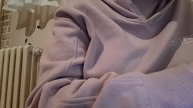 Snapshot of AalinnaK chatting on 02-26-25, 08:47 AalinnaK online show from 02-26-25, 08:47