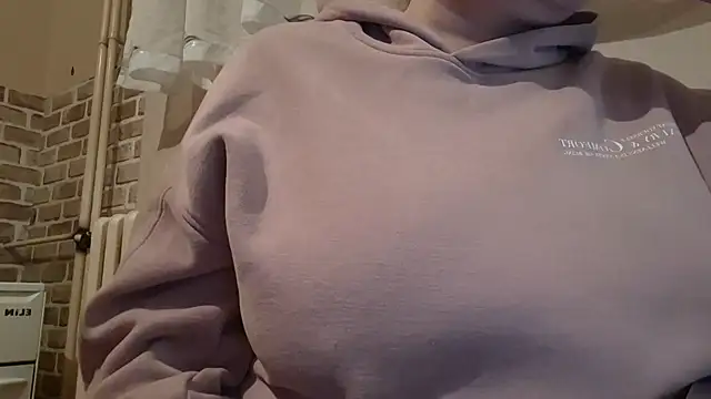 Snapshot of AalinnaK chatting on 03-10-25, 09:40 AalinnaK online show from 03-10-25, 09:40