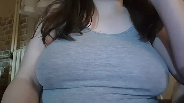 Snapshot of AalinnaK chatting on 09-18-25, 04:54 AalinnaK online show from 09-18-25, 04:54