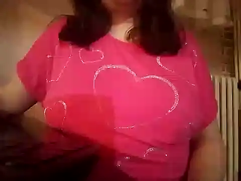 Snapshot of AalinnaK chatting on 11-18-25, 11:13 AalinnaK online show from 11-18-25, 11:13