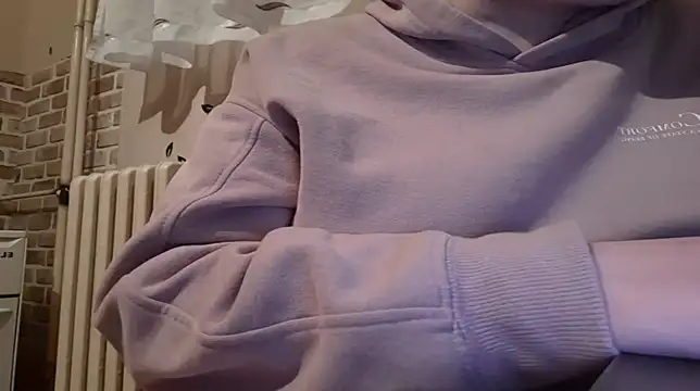 Snapshot of AalinnaK chatting on 03-21-25, 07:46 AalinnaK online show from 03-21-25, 07:46