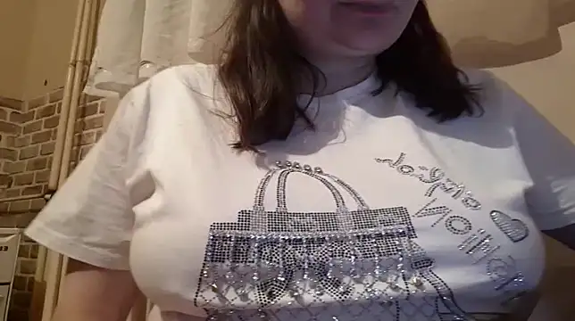 Snapshot of AalinnaK chatting on 03-06-25, 05:54 AalinnaK online show from 03-06-25, 05:54