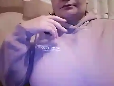 Snapshot of AalinnaK chatting on 02-17-25, 07:44 AalinnaK online show from 02-17-25, 07:44