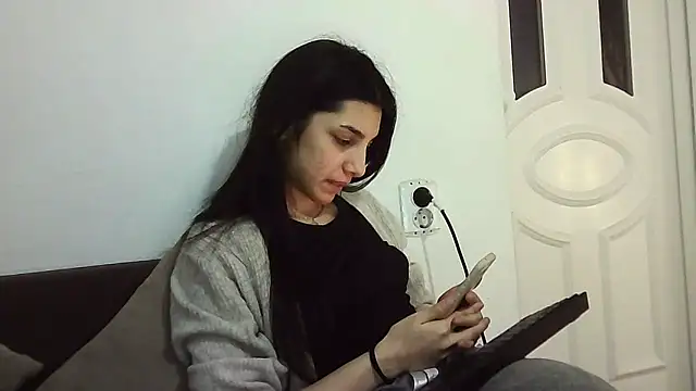 Snapshot of Ahotkittyxxx chatting on 01-23-25, 01:02 Ahotkittyxxx online show from 01-23-25, 01:02