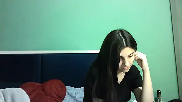 Snapshot of Ahotkittyxxx chatting on 01-17-25, 04:04 Ahotkittyxxx online show from 01-17-25, 04:04