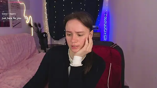 Emillias online show from 02-11-26, 02:06