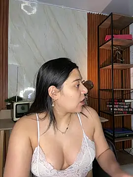 Snapshot of floriamANDjazmin chatting on 06-24-26, 06:50 floriamANDjazmin online show from 06-24-26, 06:50