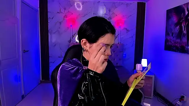 AuroraDiaz online show from 11-21-25, 07:57