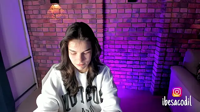 adriana allien online show from 01-17-25, 10:01