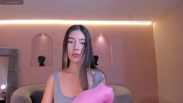 TaraLawrence online show from 01-07-26, 03:22