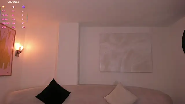 TaraLawrence online show from 11-13-25, 04:05