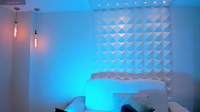 TaraLawrence online show from 04-02-26, 04:41