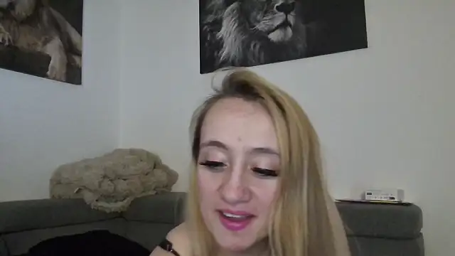 Snapshot of LoveXAddict chatting on 02-22-26, 09:38 LoveXAddict online show from 02-22-26, 09:38