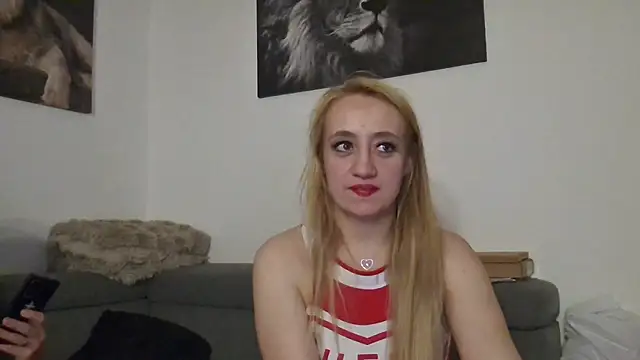 Snapshot of LoveXAddict chatting on 03-15-26, 09:44 LoveXAddict online show from 03-15-26, 09:44