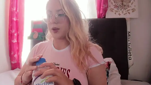 miss julietaa online show from 12-18-25, 03:38