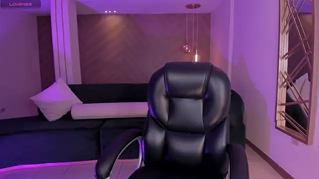 AllisonRogersX online show from 11-25-25, 02:45