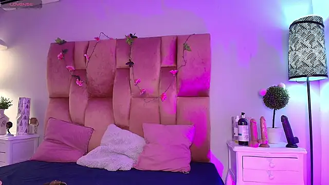 SweetBonniie online show from 10-06-25, 12:06