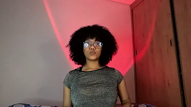 Snapshot of Ale_xandra chatting on 05-31-26, 10:54 Ale xandra online show from 05-31-26, 10:54