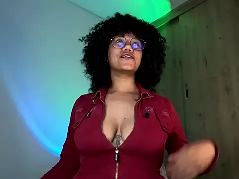 Snapshot of Ale_xandra chatting on 04-22-26, 12:50 Ale xandra online show from 04-22-26, 12:50