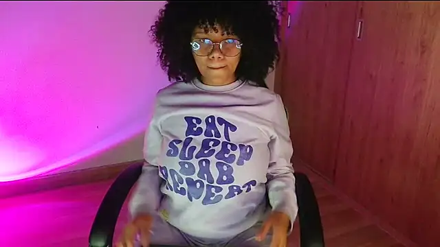 Snapshot of Ale_xandra chatting on 08-02-26, 01:37 Ale xandra online show from 08-02-26, 01:37