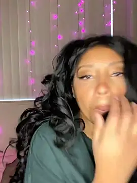 Snapshot of BaileyBaird chatting on 02-21-25, 11:32 BaileyBaird online show from 02-21-25, 11:32