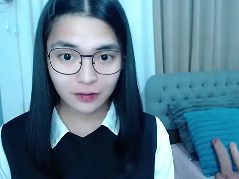 Snapshot of zhaviahale21 chatting on 10-28-25, 02:49 zhaviahale21 online show from 10-28-25, 02:49