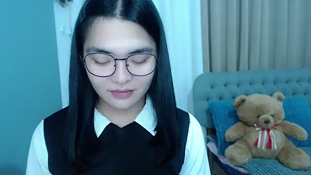 Snapshot of zhaviahale21 chatting on 10-15-25, 03:16 zhaviahale21 online show from 10-15-25, 03:16