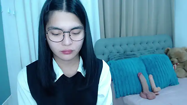 Snapshot of zhaviahale21 chatting on 10-25-25, 11:42 zhaviahale21 online show from 10-25-25, 11:42
