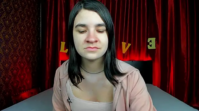  Polly Love  online show from 02-21-26, 07:43