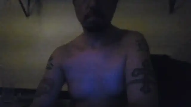 Snapshot of nakedtony81 chatting on 06-04-26, 04:22 nakedtony81 online show from 06-04-26, 04:22
