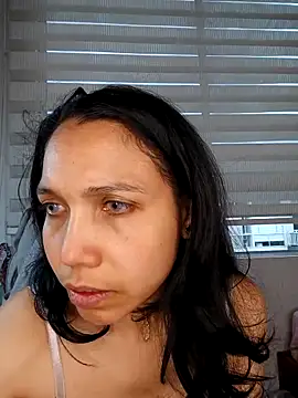 KimPielCanela online show from 10-23-25, 09:35