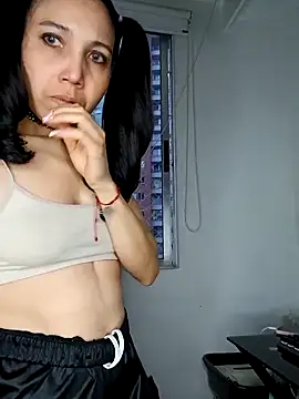 Snapshot of KimPielCanela chatting on 03-07-25, 11:18 KimPielCanela online show from 03-07-25, 11:18