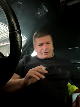 Snapshot of Dan_NFS chatting on 09-29-25, 01:50 Dan NFS online show from 09-29-25, 01:50