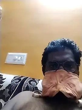 Snapshot of naughtykarthiktamilboy975 chatting on 12-23-24, 10:01 naughtykarthiktamilboy975 online show from 12-23-24, 10:01