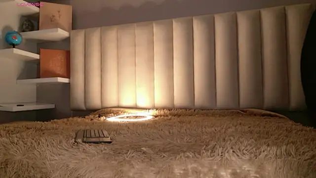 Megan mooree  online show from 02-25-26, 12:38