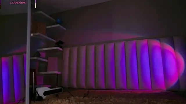 Megan mooree  online show from 12-05-25, 12:37