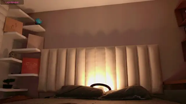 Snapshot of Megan_mooree_ chatting on 10-14-25, 12:06 Megan mooree online show from 10-14-25, 12:06