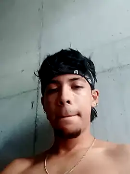 Snapshot of Elputas chatting on 11-04-25, 04:33 Elputas online show from 11-04-25, 04:33