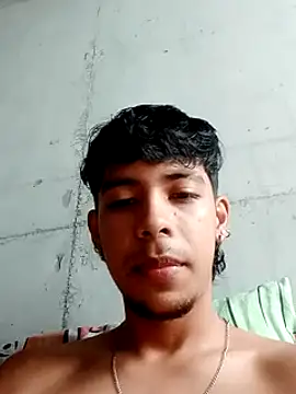Snapshot of Elputas chatting on 10-31-25, 02:35 Elputas online show from 10-31-25, 02:35
