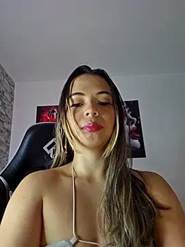 Snapshot of Antonella2_m chatting on 09-15-25, 05:02 Antonella2 m online show from 09-15-25, 05:02