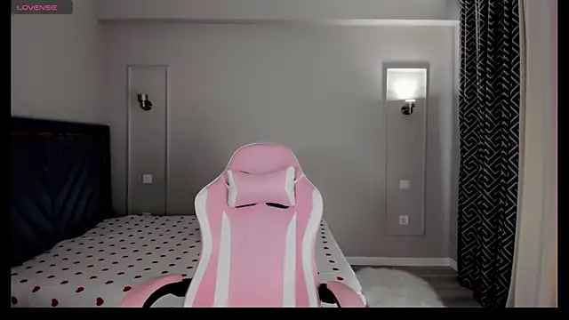 oxxx me online show from 04-14-26, 08:30