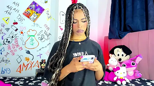 Snapshot of bloom444 chatting on 03-04-26, 05:15 bloom444 online show from 03-04-26, 05:15