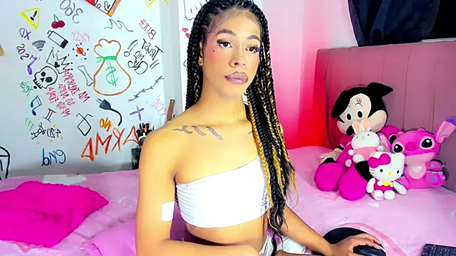 Snapshot of bloom444 chatting on 02-20-26, 06:26 bloom444 online show from 02-20-26, 06:26