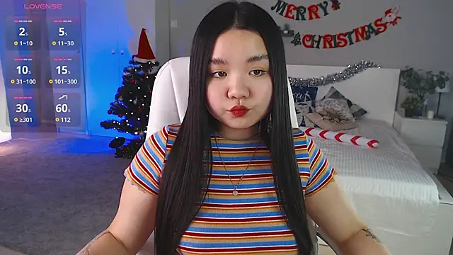 Snapshot of Suzy_Baee chatting on 12-25-24, 12:26 Suzy Baee online show from 12-25-24, 12:26