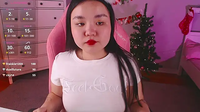 Snapshot of Suzy_Baee chatting on 12-18-24, 06:57 Suzy Baee online show from 12-18-24, 06:57