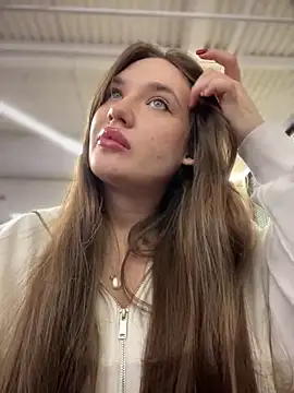 Holly Molii online show from 03-19-25, 10:00