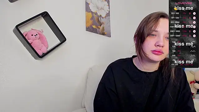 Holly Molii online show from 02-13-25, 04:11